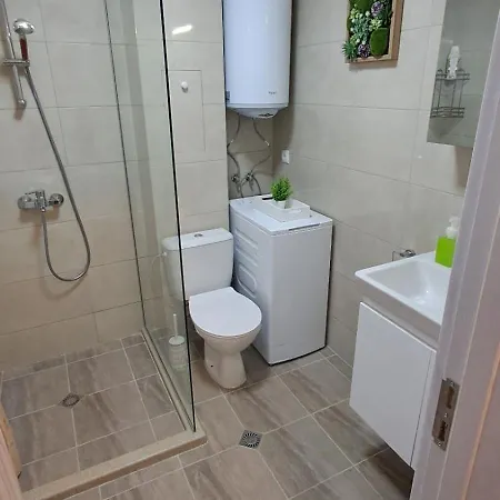 Breeze Retreate With Balcony & Parking Lot Apartment